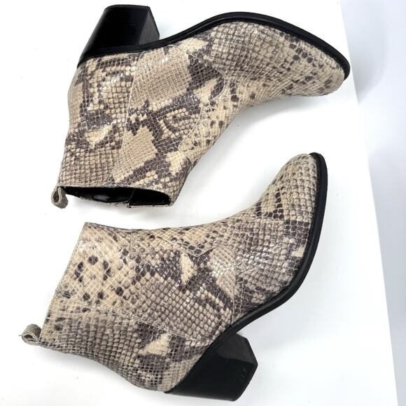 Insolia Boots Womens Size 7 Snake Skin Print Ankle Western Block Heel Zip - Picture 2 of 8